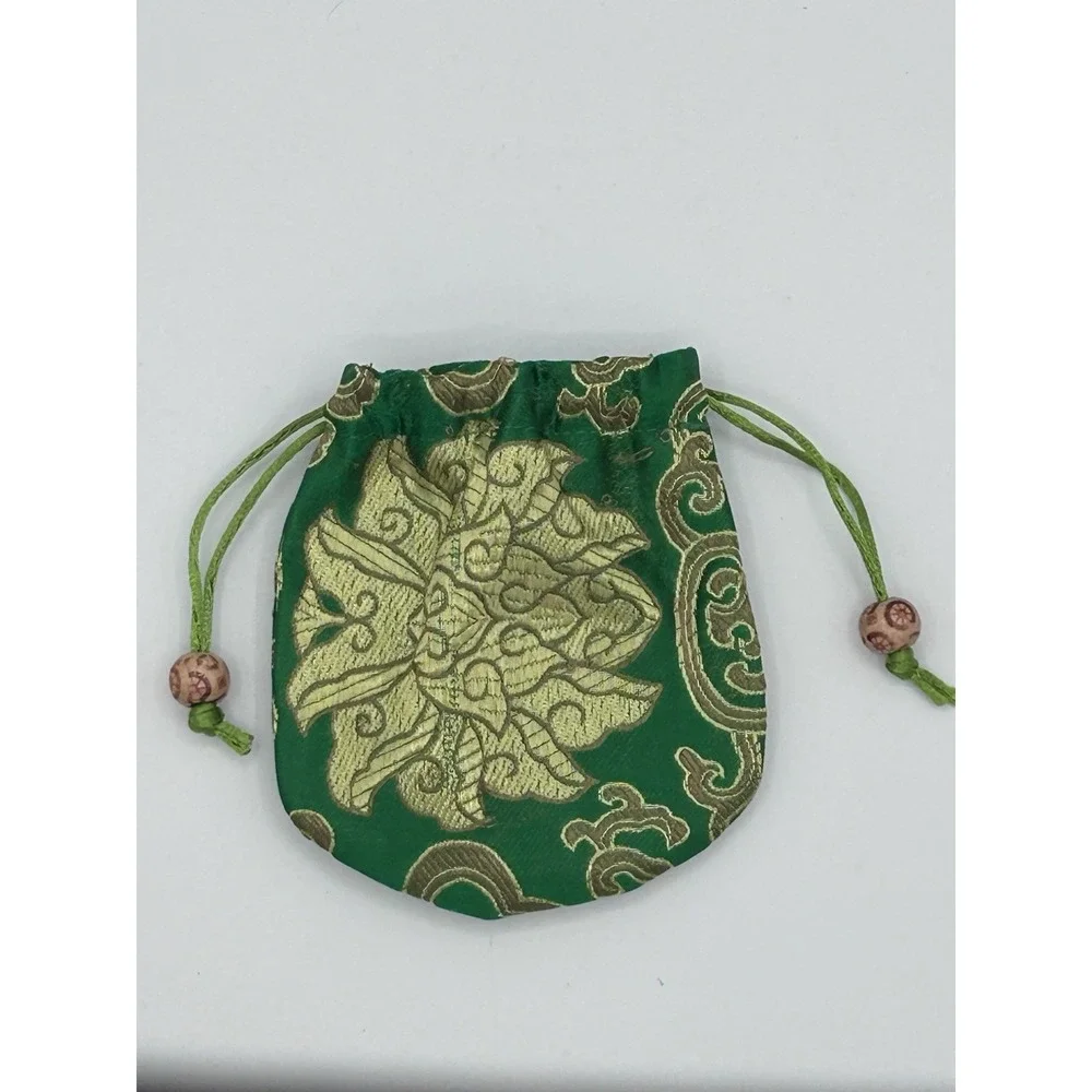 Elegant  Silk Jewelry‎ Pouch with Chinese Embroidery - Ideal for Travel